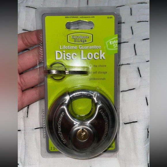 NWT-storage unit lock - Picture 2 of 3